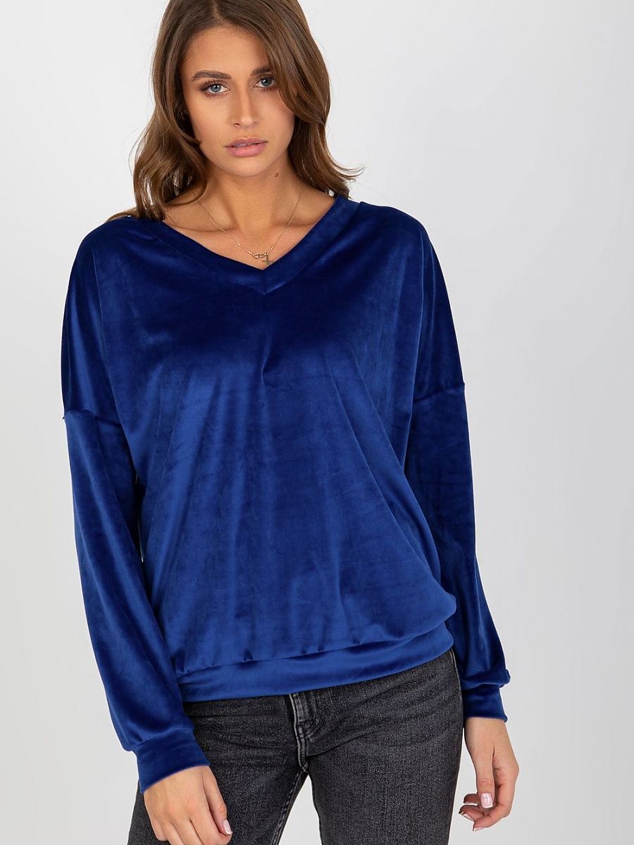  Sweatshirt model 185954 Relevance 