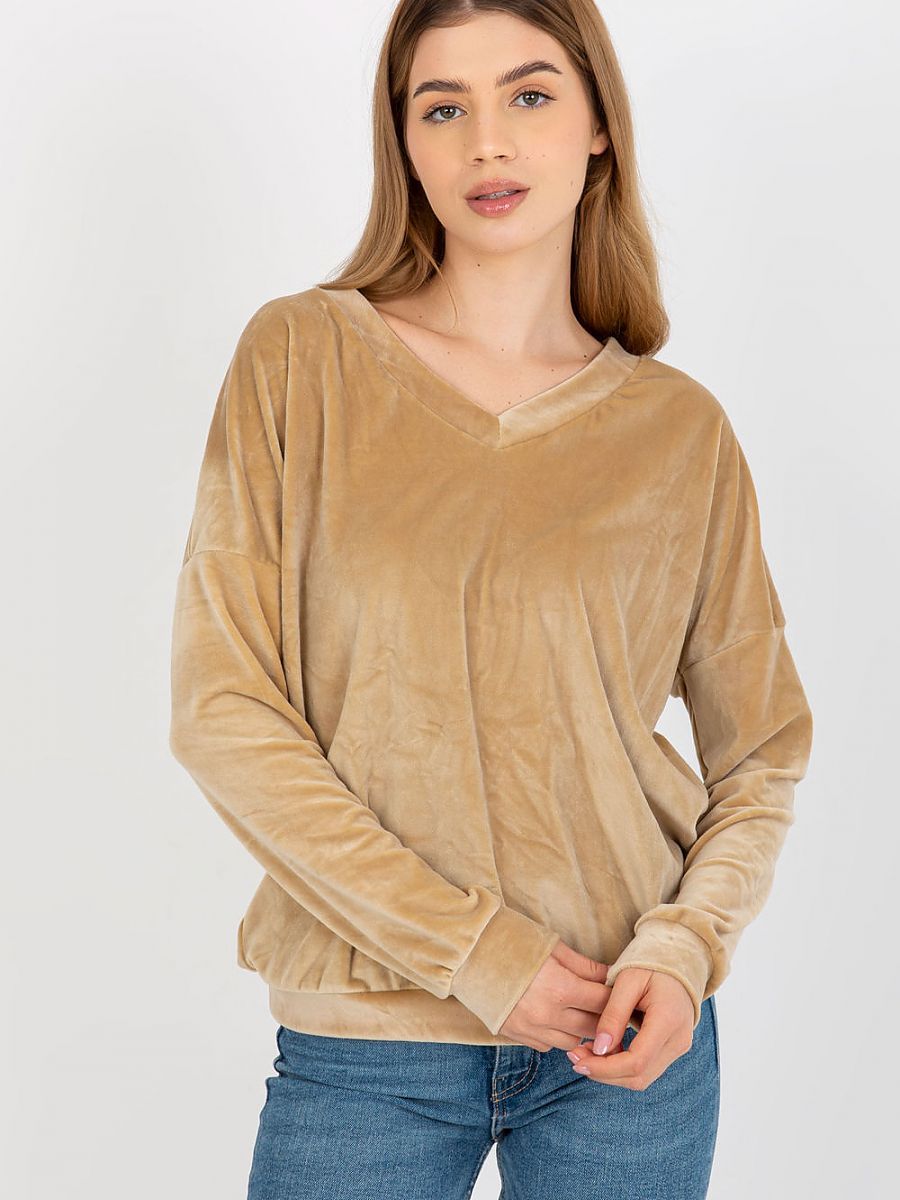  Sweatshirt model 185958 Relevance 