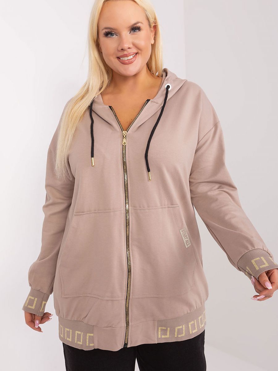  Plus size sweatshirt model 197472 Relevance 
