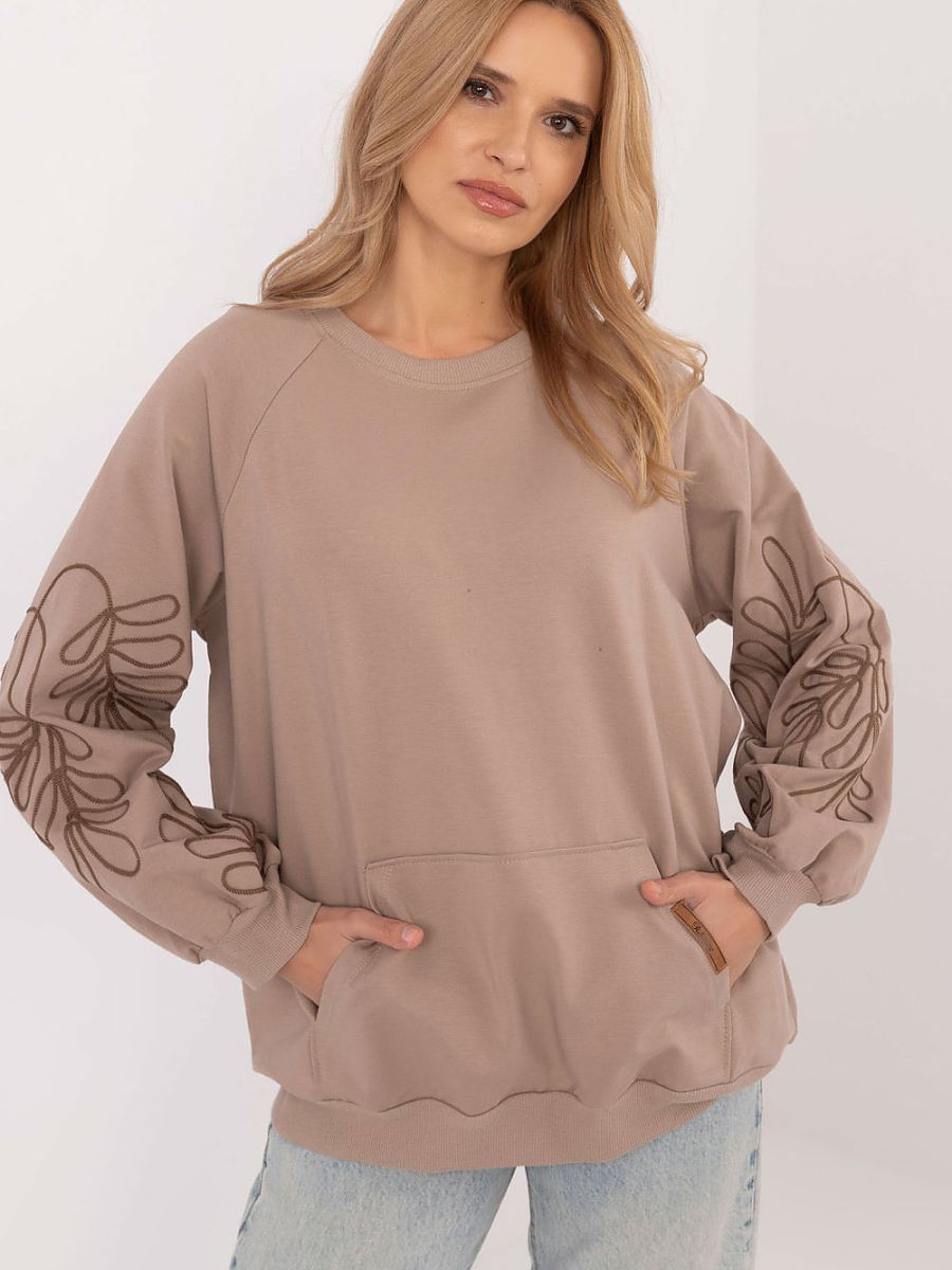  Sweatshirt model 208236 Relevance 