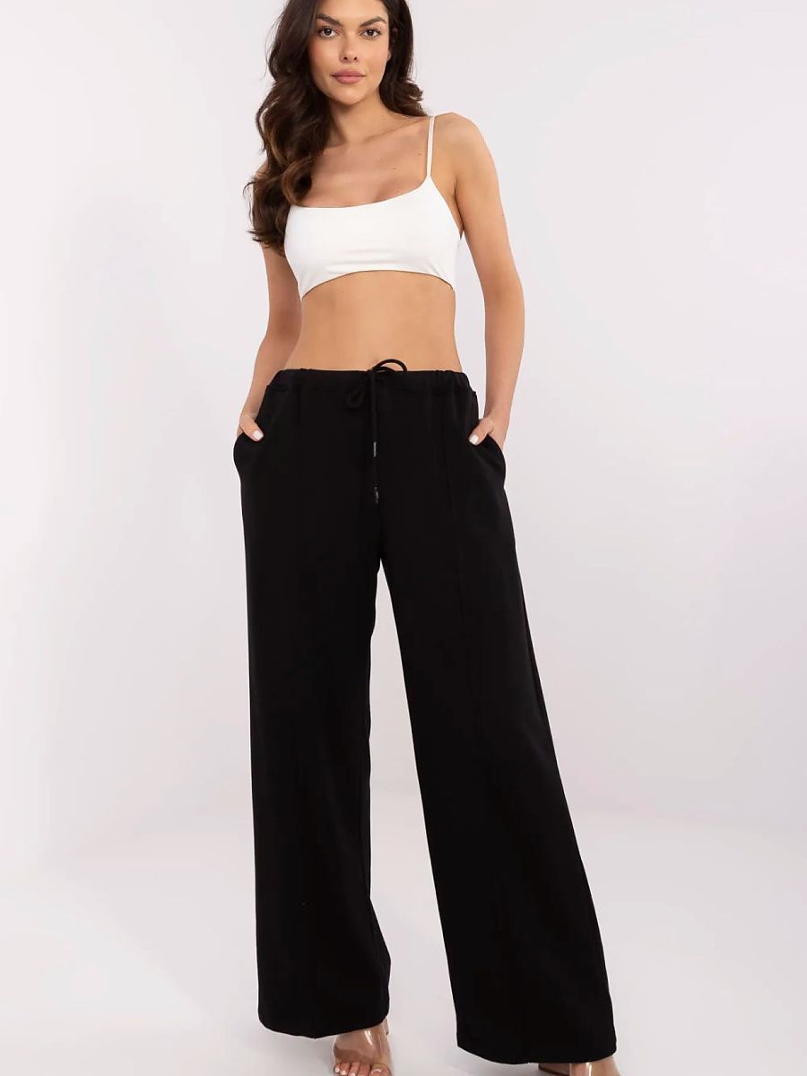  Tracksuit trousers model 210619 Relevance 