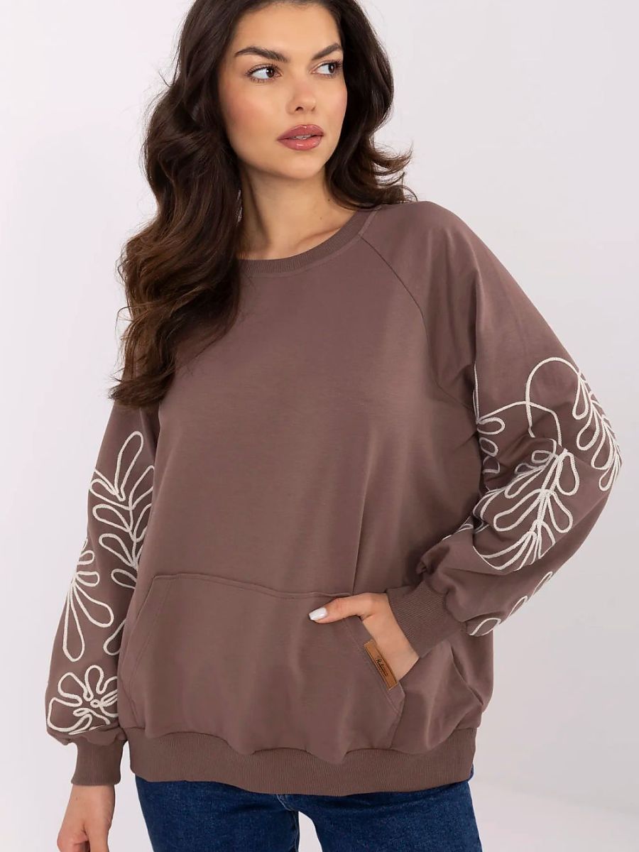 Sweatshirt model 210637 Relevance 