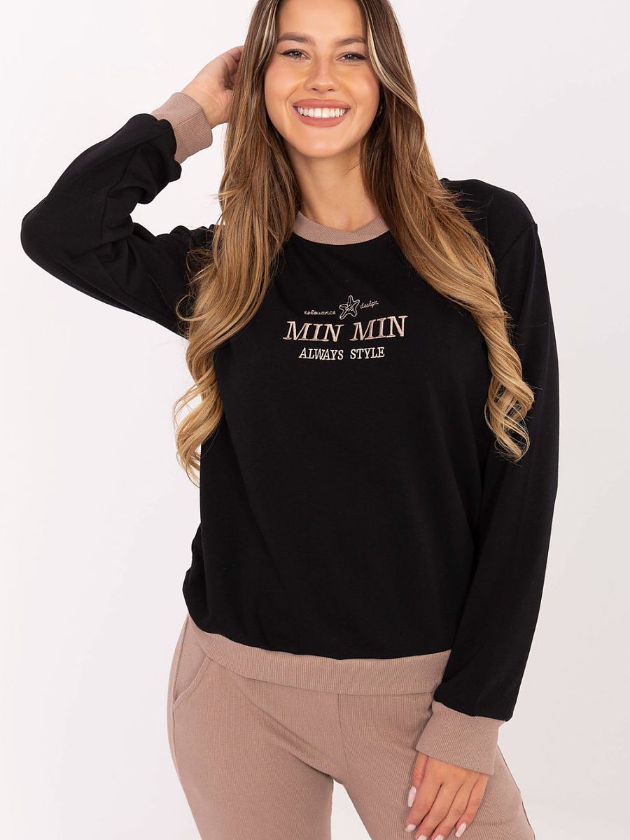 Sweatshirt model 217304 Relevance 