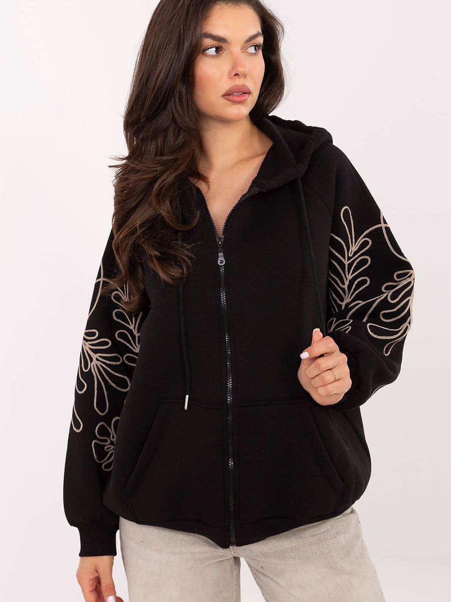  Sweatshirt model 218247 Relevance 