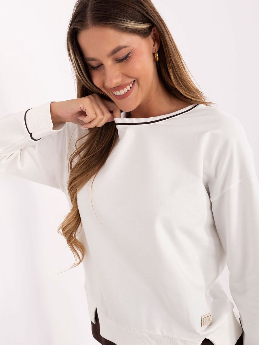  Sweatshirt model 218823 Relevance 