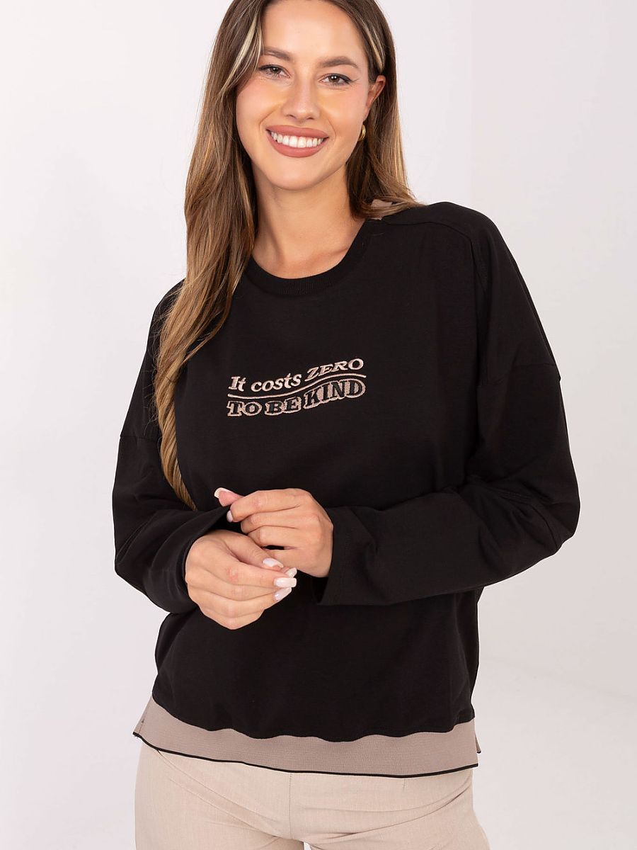  Sweatshirt model 219441 Relevance 