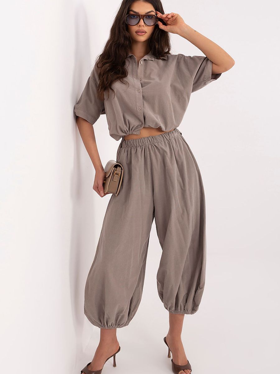  corduroy trousers model 226227 Italy Moda 