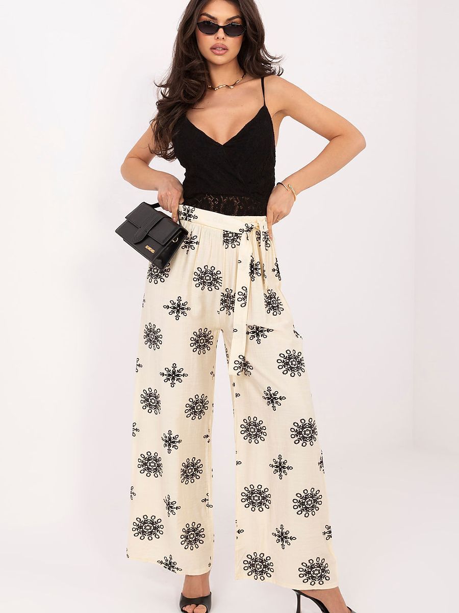  Women trousers model 226626 Italy Moda 