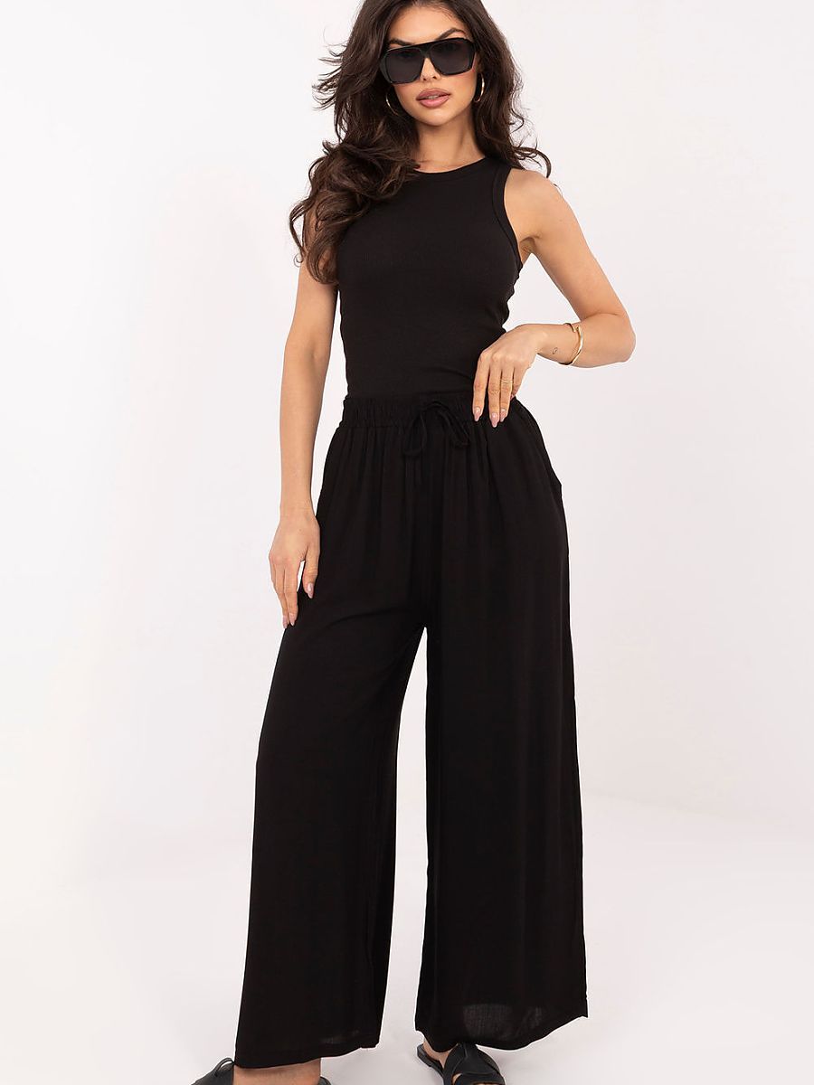  Women trousers model 226644 Italy Moda 