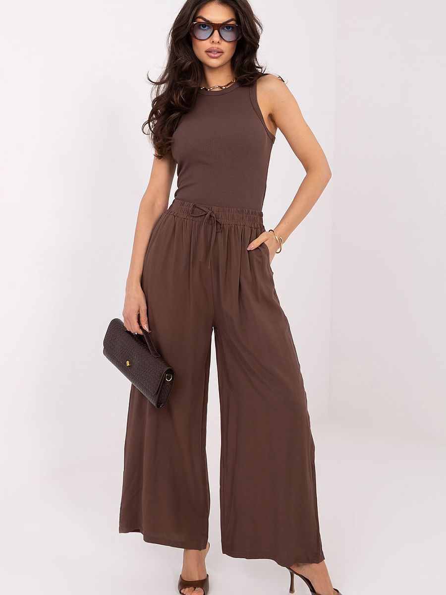  Women trousers model 226646 Italy Moda 