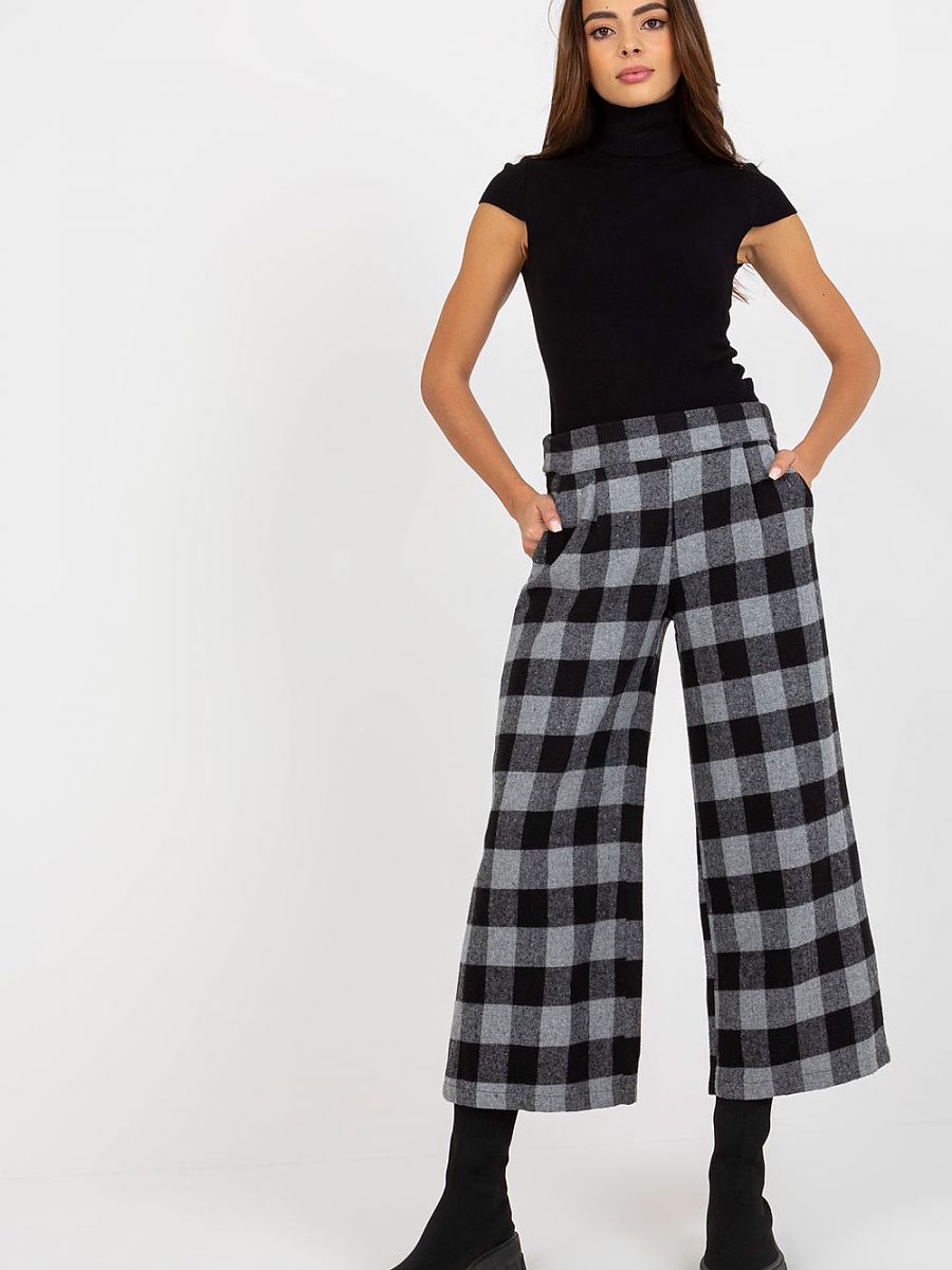  Women trousers model 172568 Lakerta 