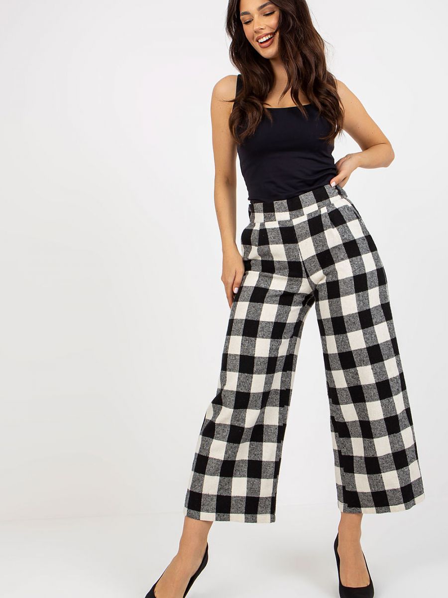  Women trousers model 174999 Lakerta 