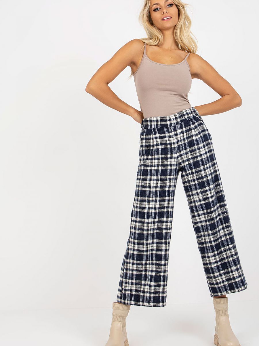  Women trousers model 175003 Lakerta 