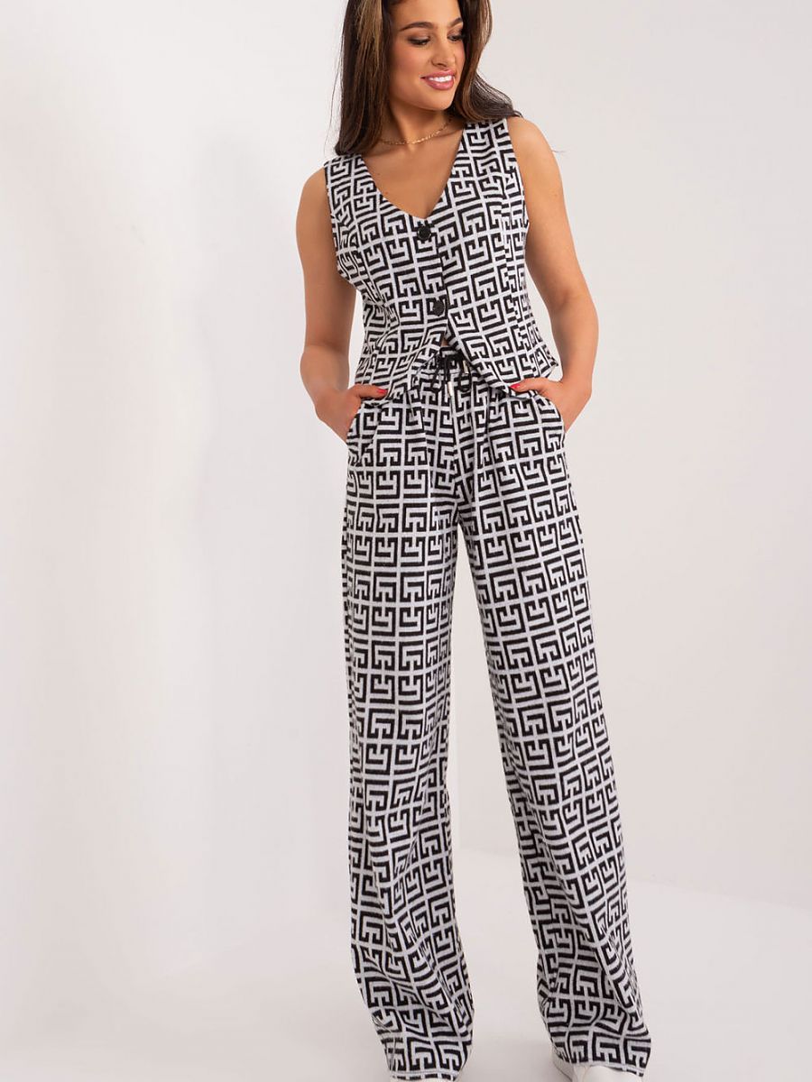  Women trousers model 192508 Lakerta 