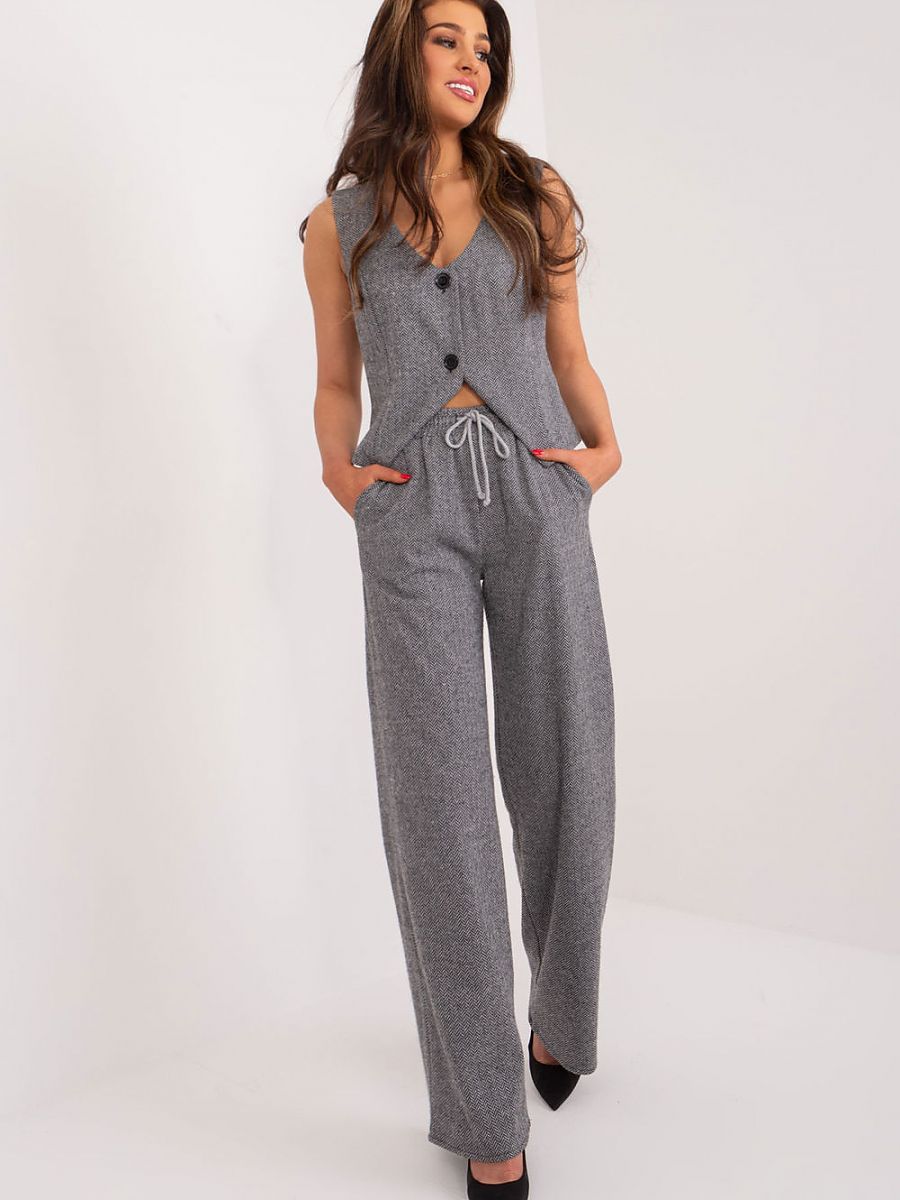  Women trousers model 193051 Lakerta 