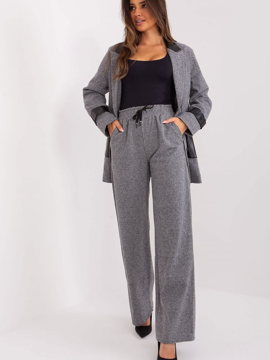 Women trousers model 193132 Lakerta 