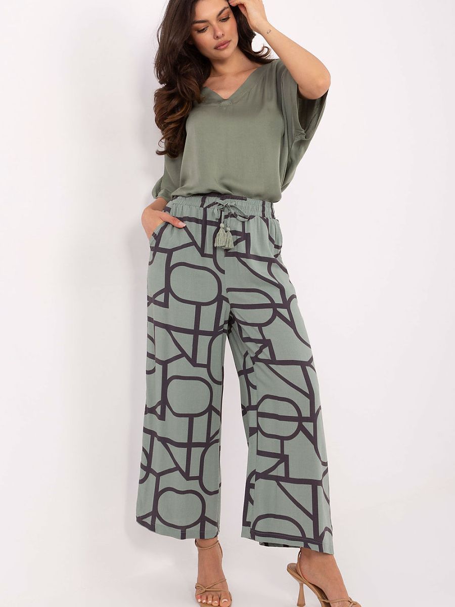  Women trousers model 215118 Sublevel 