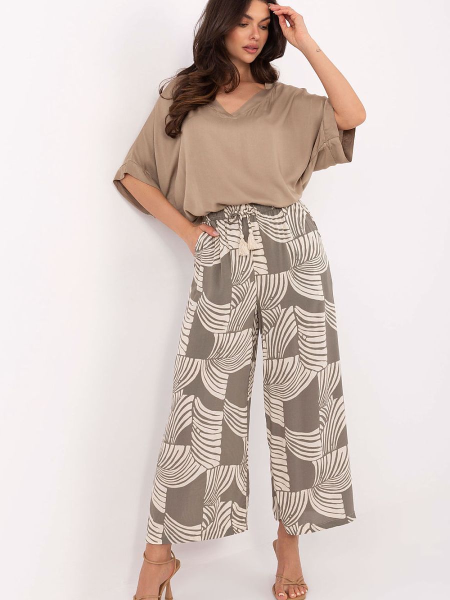  Women trousers model 215119 Sublevel 